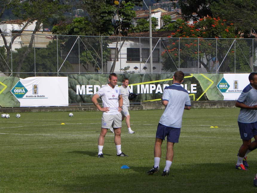 Stuart Pearce watches the U20s train.